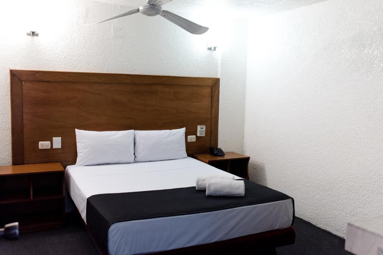 Hotel Central Irapuato - Hotel En إيرابواتو المظهر الخارجي الصورة