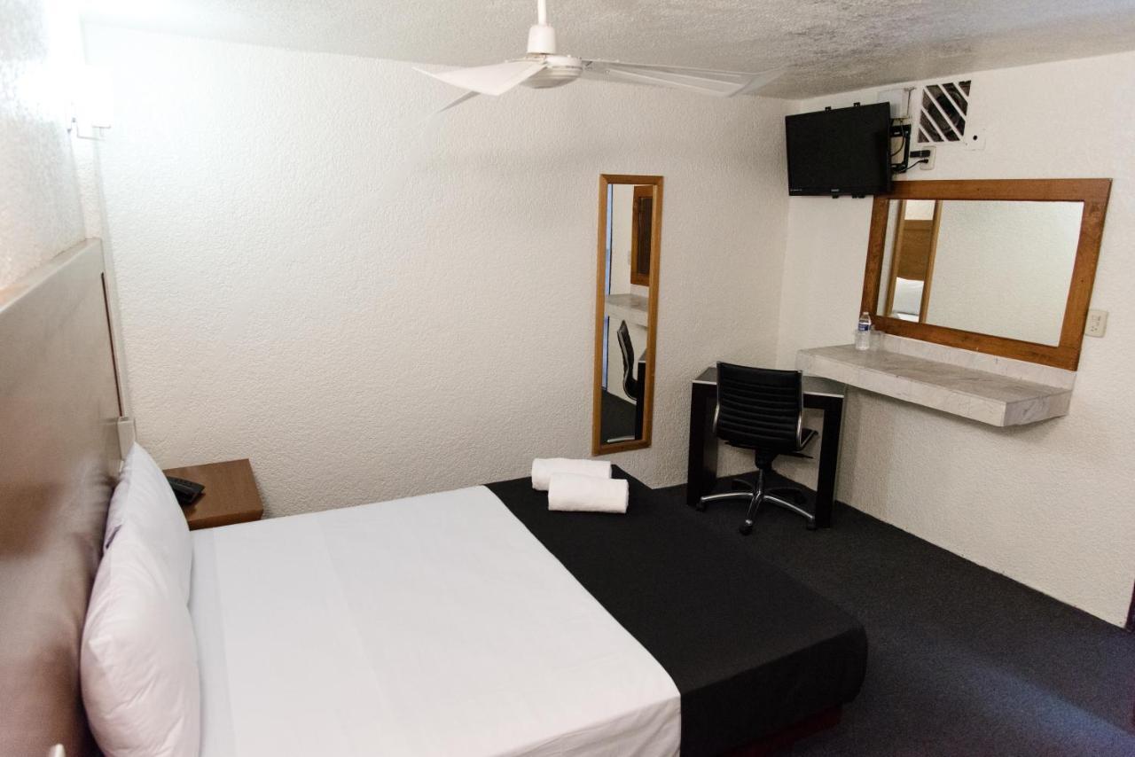 Hotel Central Irapuato - Hotel En إيرابواتو المظهر الخارجي الصورة